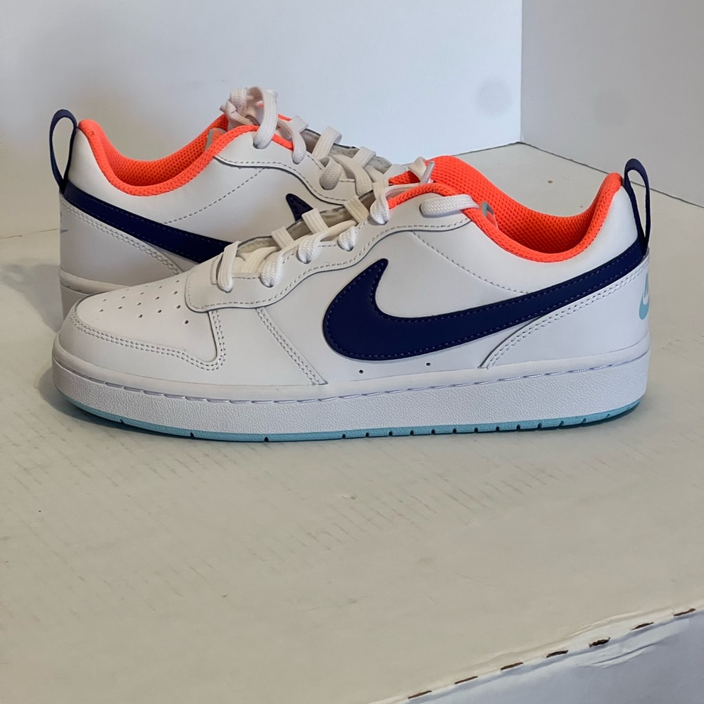Nike Kids Court borough low 2GS sneakers, new